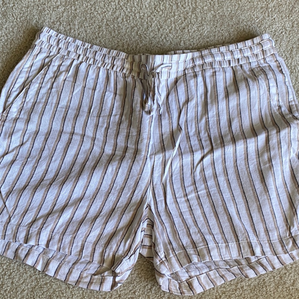 Old Navy Women's Striped Shorts - White and Brown